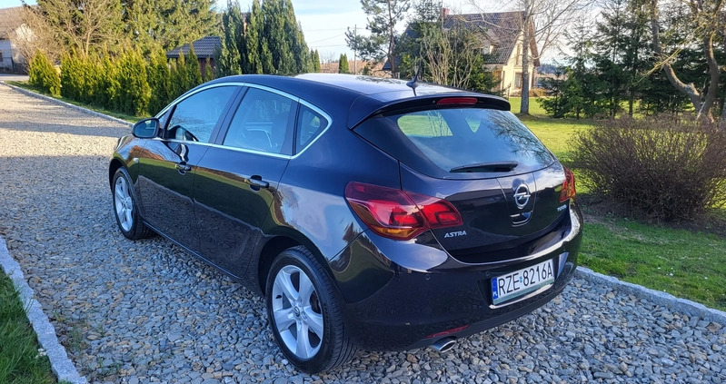 Opel Astra cena 27900 przebieg: 158500, rok produkcji 2010 z Kowalewo Pomorskie małe 106